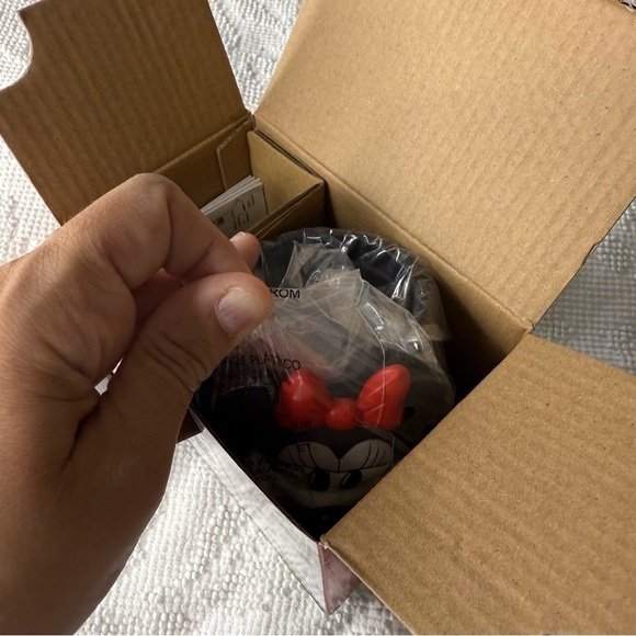 Disney Minnie Mouse – Scentsy Wall‎ Fan Diffuser with Light - BRAND NEW - Picture 2 of 2